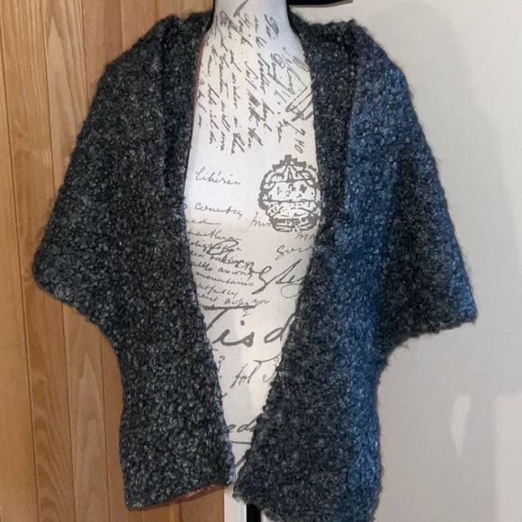 Uber Chic Vintage Wool / Lamb Cape. Heathered Grey. Fully Lined. O/S - Picture 3 of 10